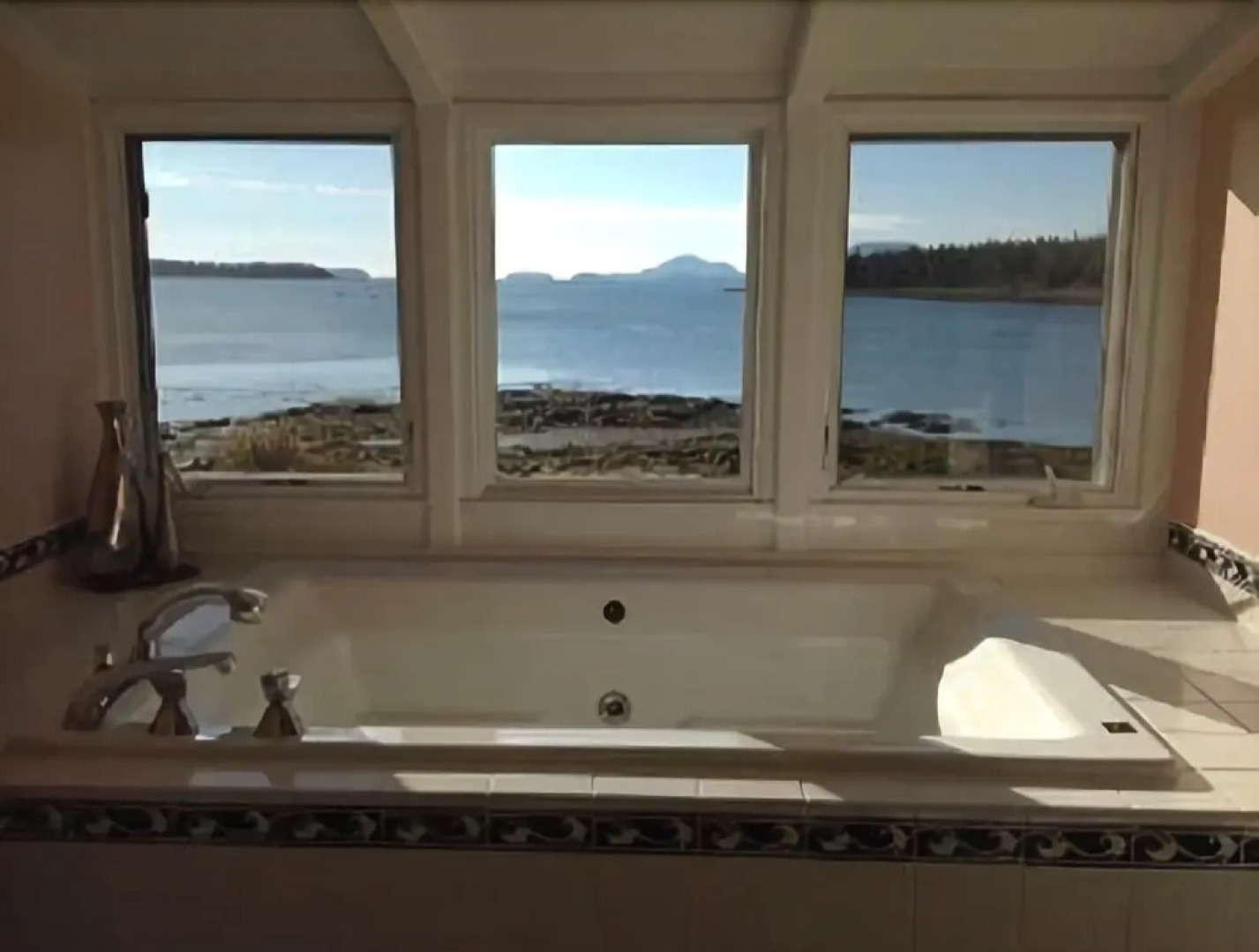 Marks Sea Cottage - Three Bedroom Home