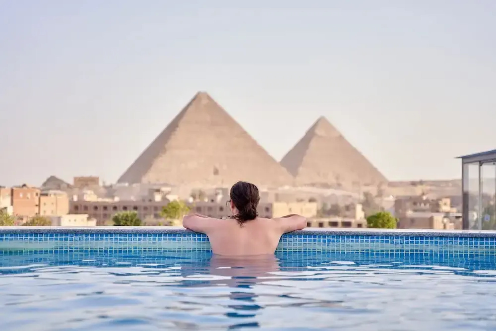 New Pyramid Front Hotel