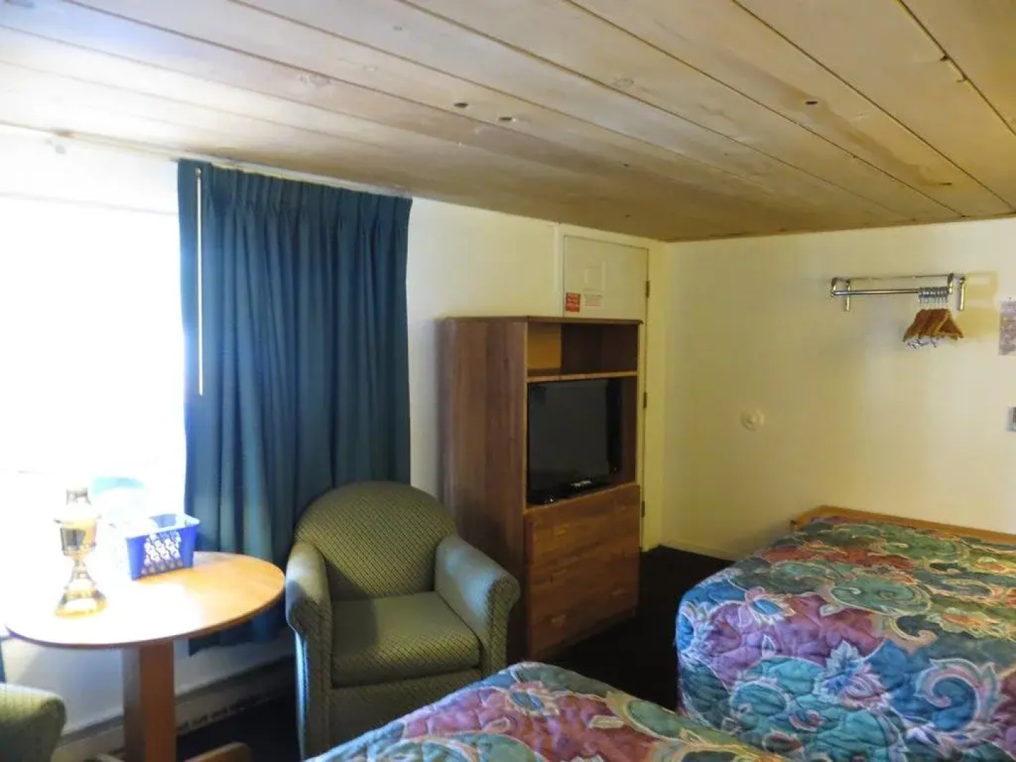Restwood Motel