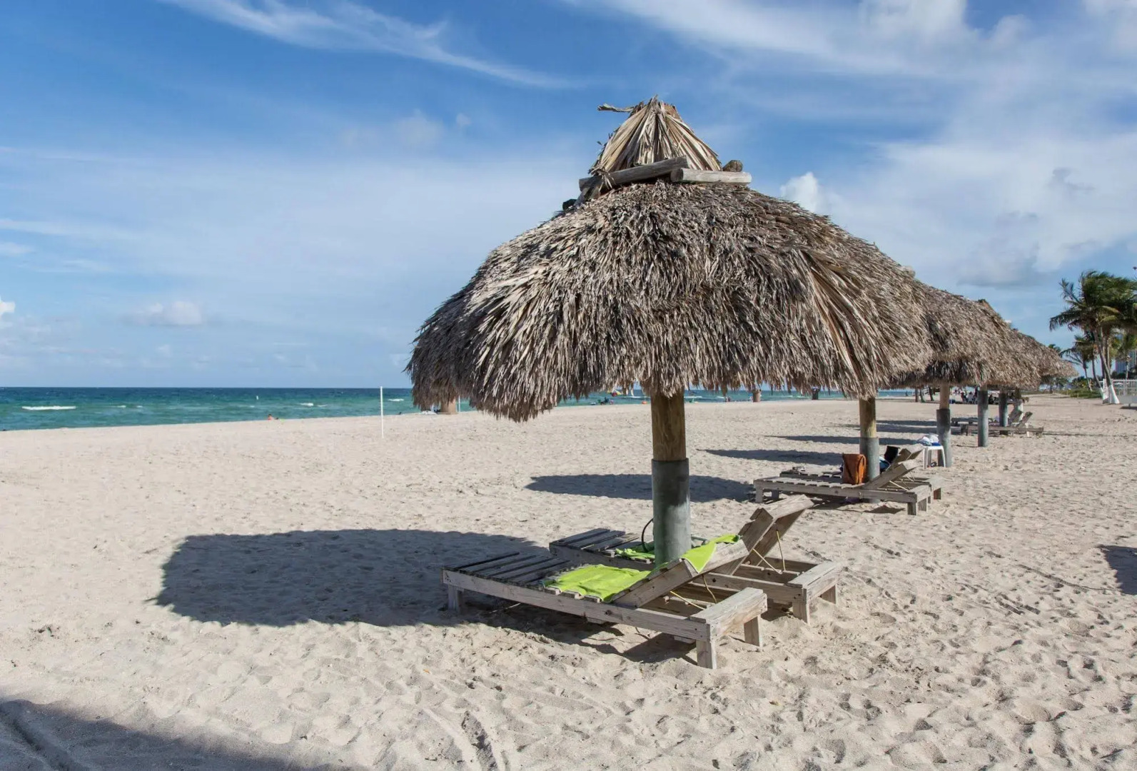 Days Hotel - Thunderbird Beach Resort