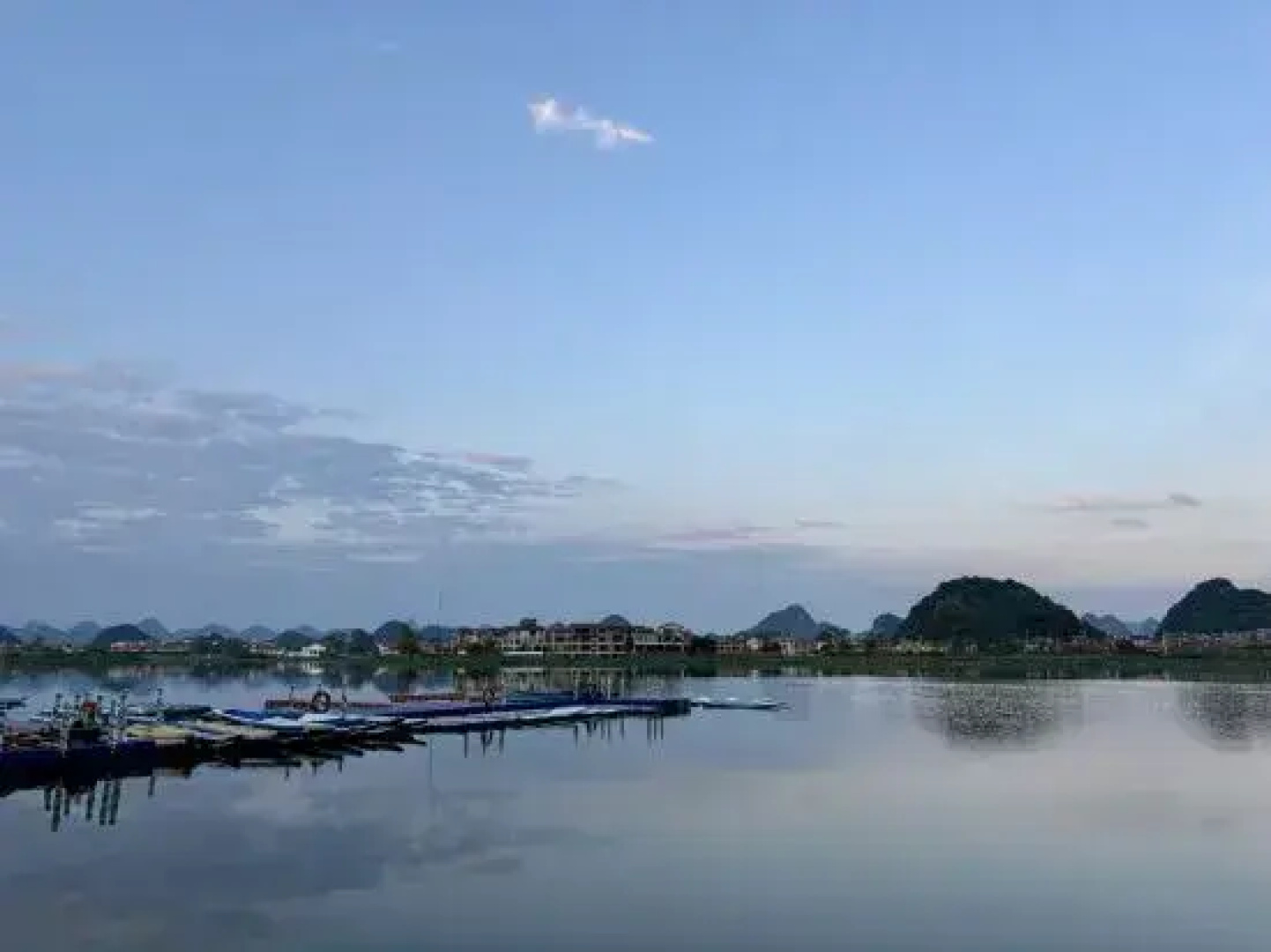 Yuejingyun Lake View Hostel