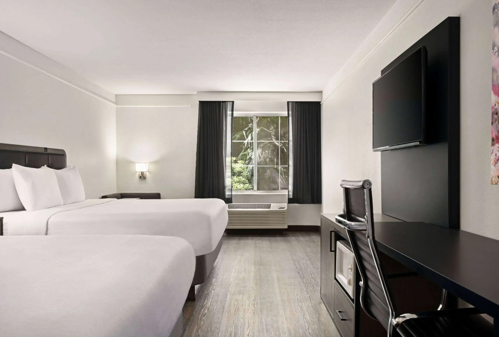 La Quinta Inn & Suites by Wyndham Hesperia Victorville