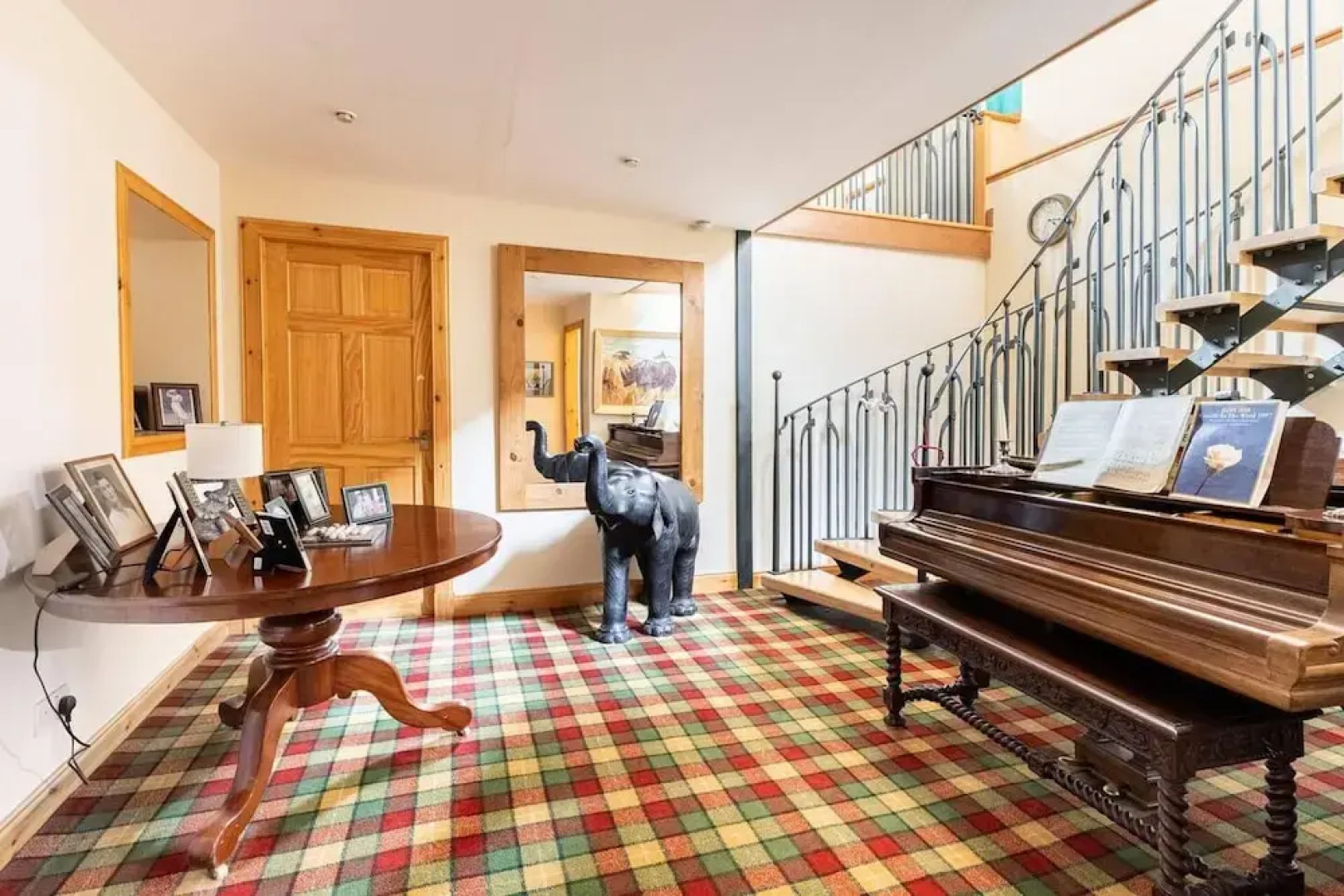 Stunning Luxury Duplex With Hot Tub and Aircon