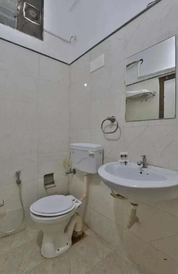 OYO 40663 Knk Hotel