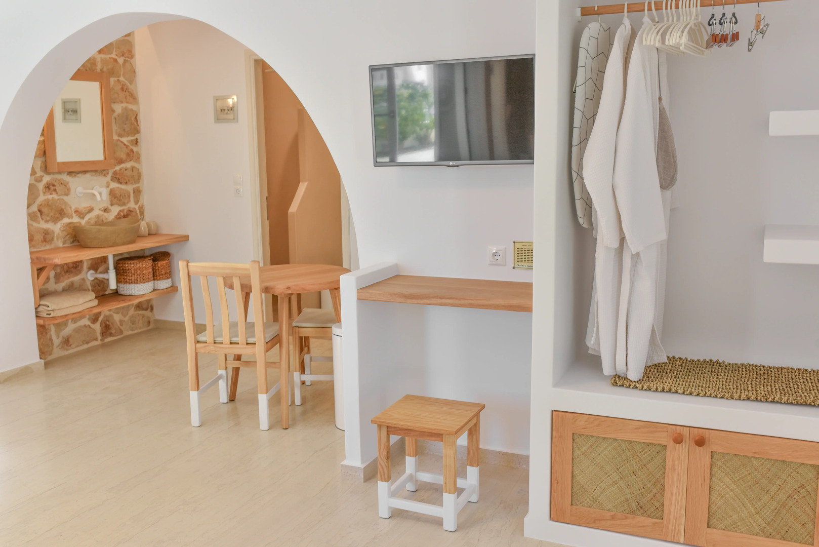 Proteas Hotel & Suites