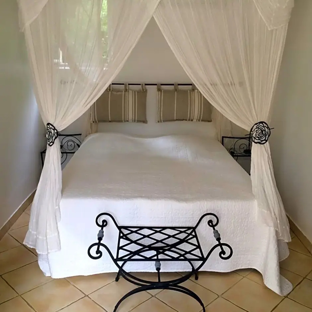 Domaine De La Provenç'âne Le Pigeonnier