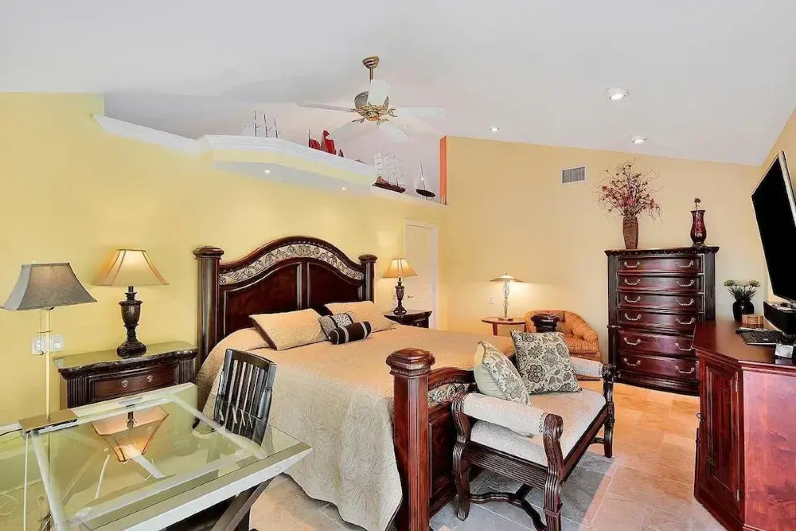 WH1074 3 Bedroom Holiday Home by Marco Naples Vacation Homes