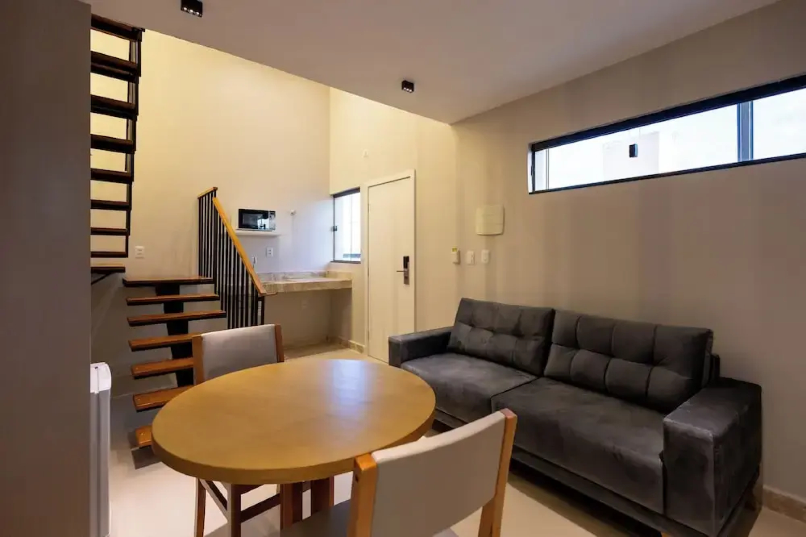 Aira Hotel