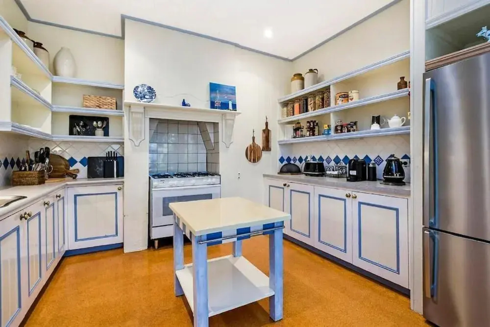 Edge 17 River Cottage & Waterfront Apartment