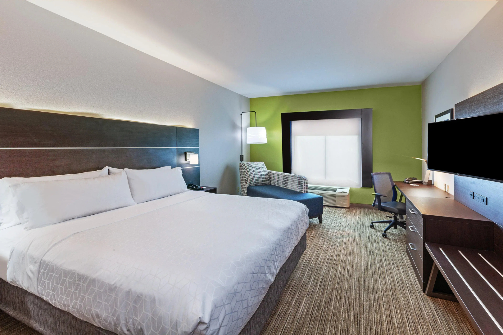 Holiday Inn Express & Suites Sealy by IHG