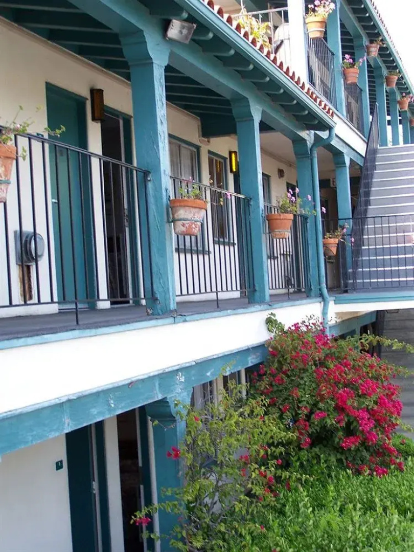 Fiesta Inn & Suites