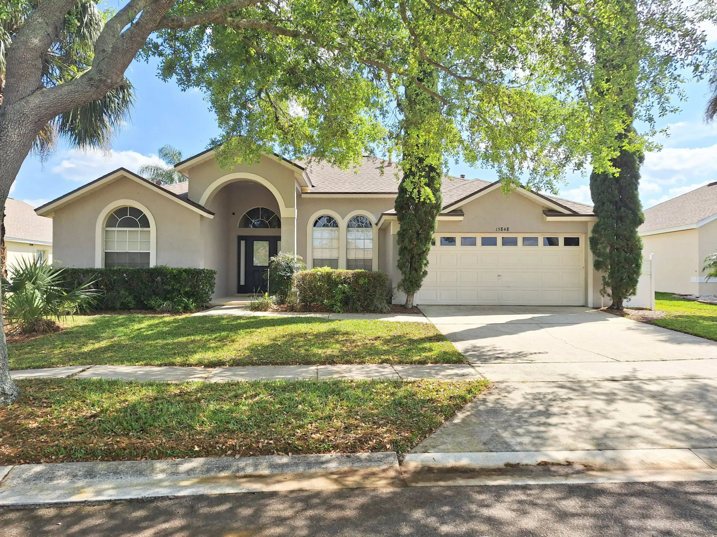 Private Pool Home with Spa & Games Room, Clermont, US