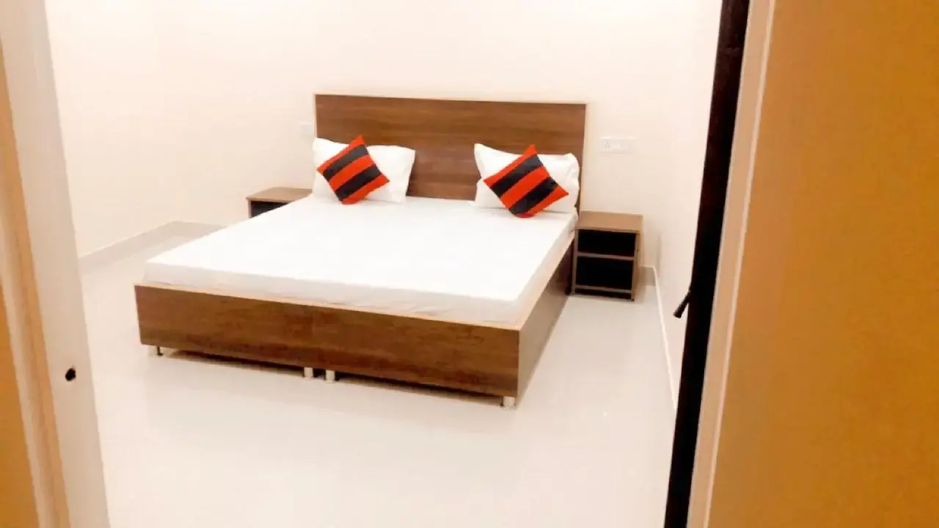 Airport Luxury Nature Valley Homestay