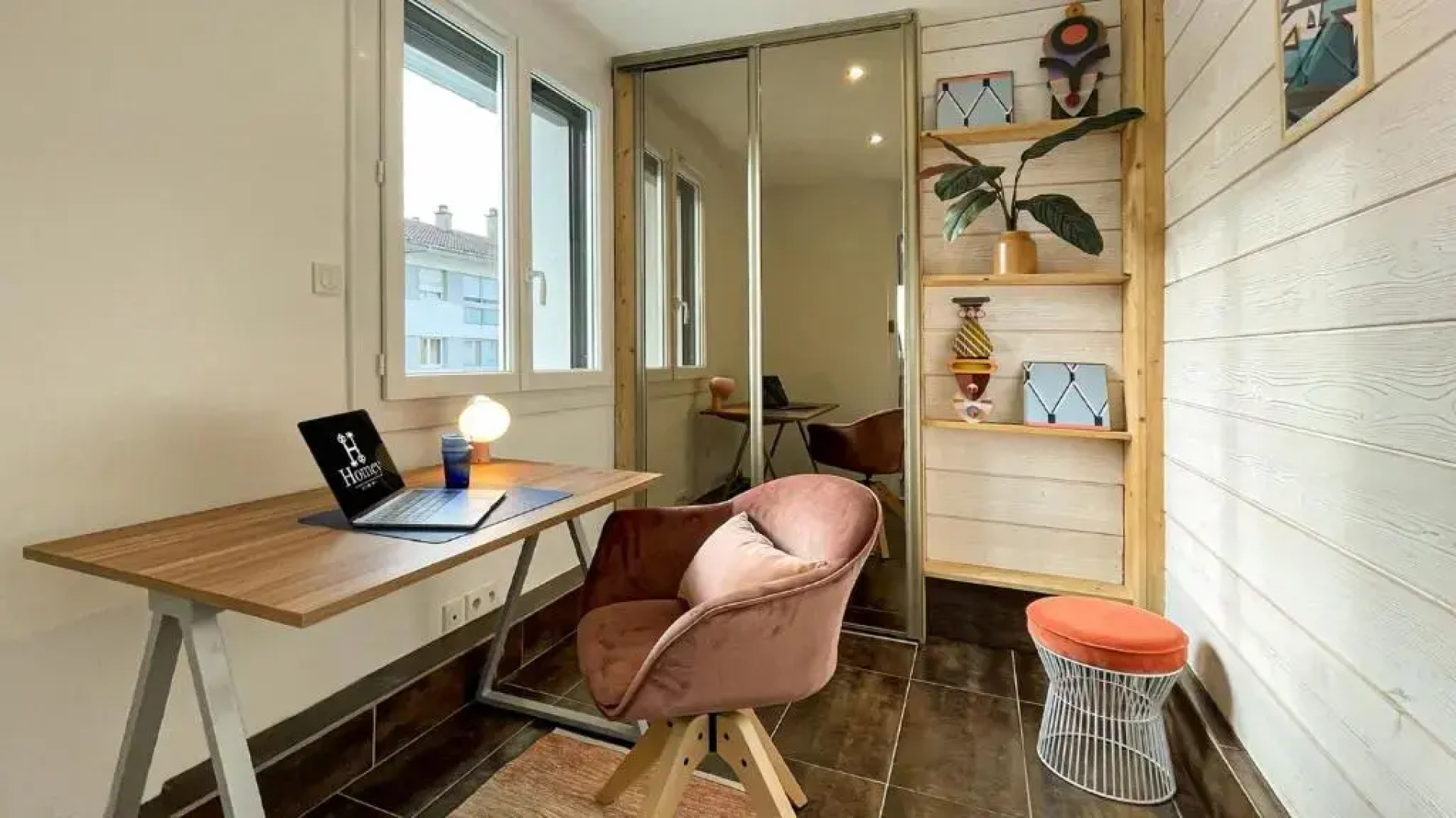 HOMEY MONTAIGNE - New - A 1 min à pied du LAC D'ANNECY - 2 Balcons privés - Appartement avec 2 chambres - Stationnement gratuit toute l'année sauf en été - juin à août