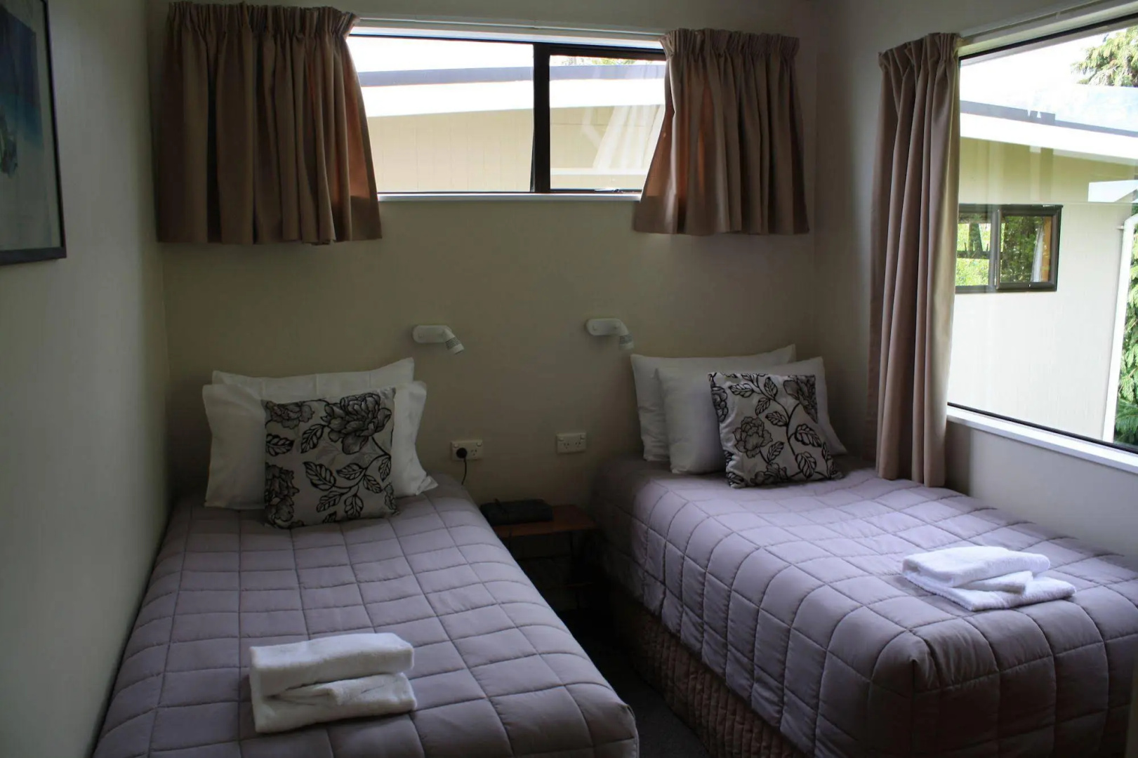 Pohara Beachfront Motel