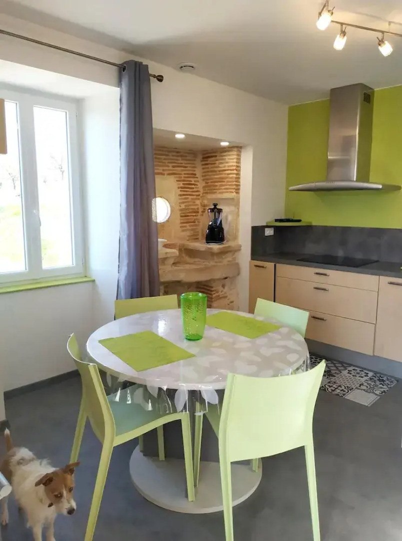 House With 2 Bedrooms in Lot, With Pool Access, Furnished Garden and W