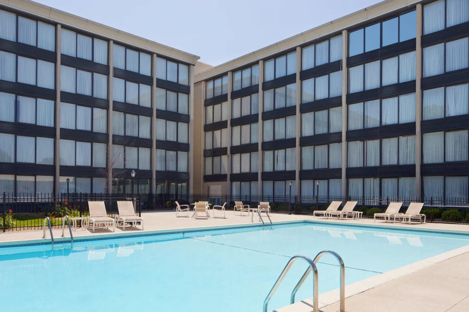 Four Points by Sheraton Kansas City Airport