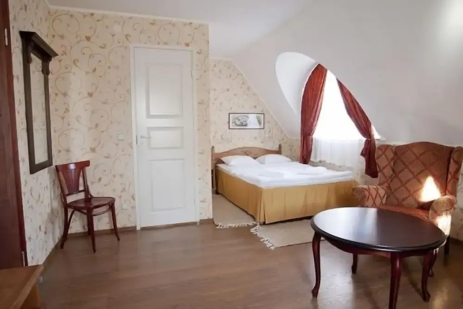 Saka Manor