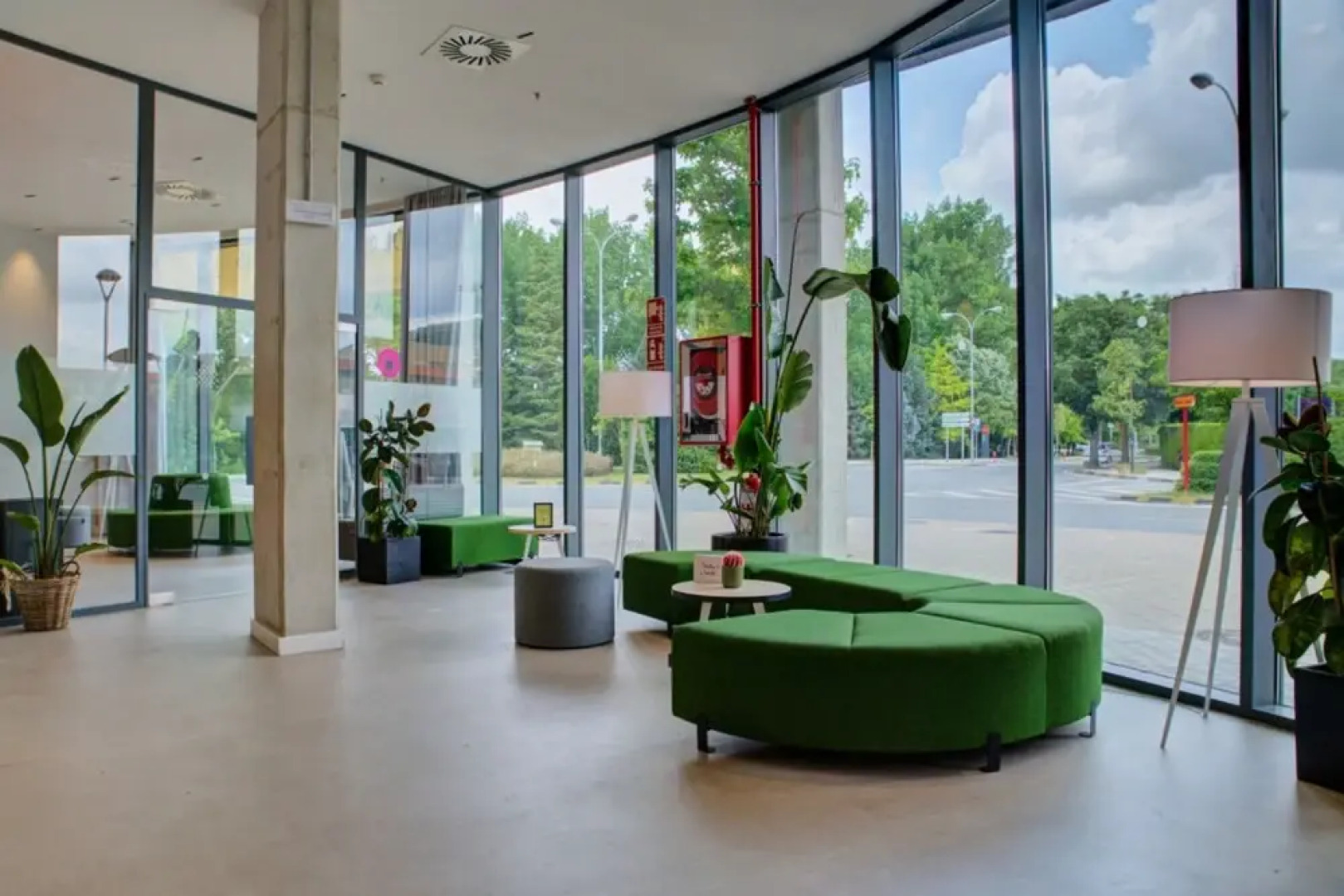 Estudios y Habitaciones Modernas en PAMPLONA, SK