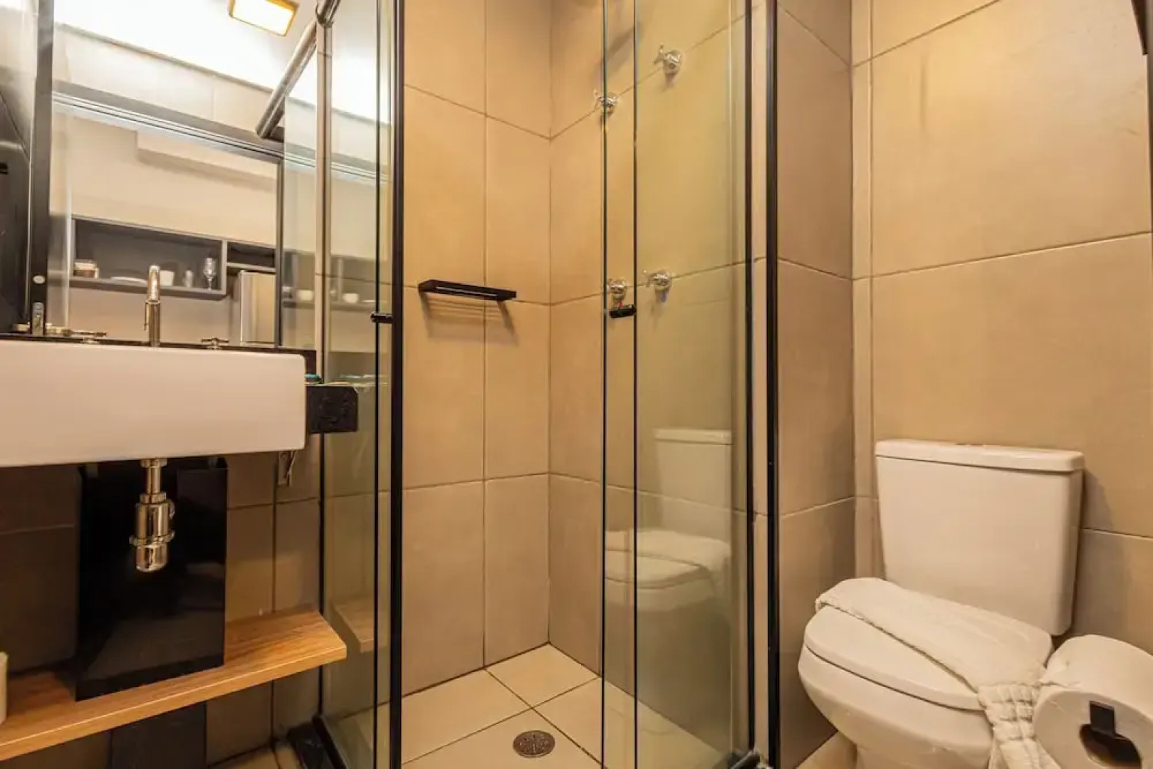 Sky Design Alphaville Housi by Anora