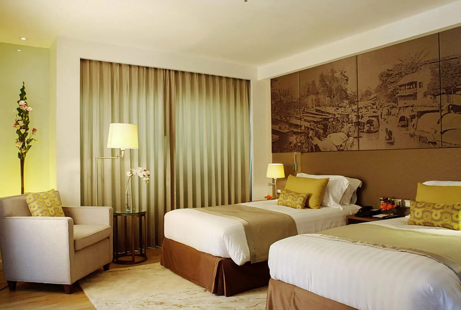 Grand Diamond Suites Hotel