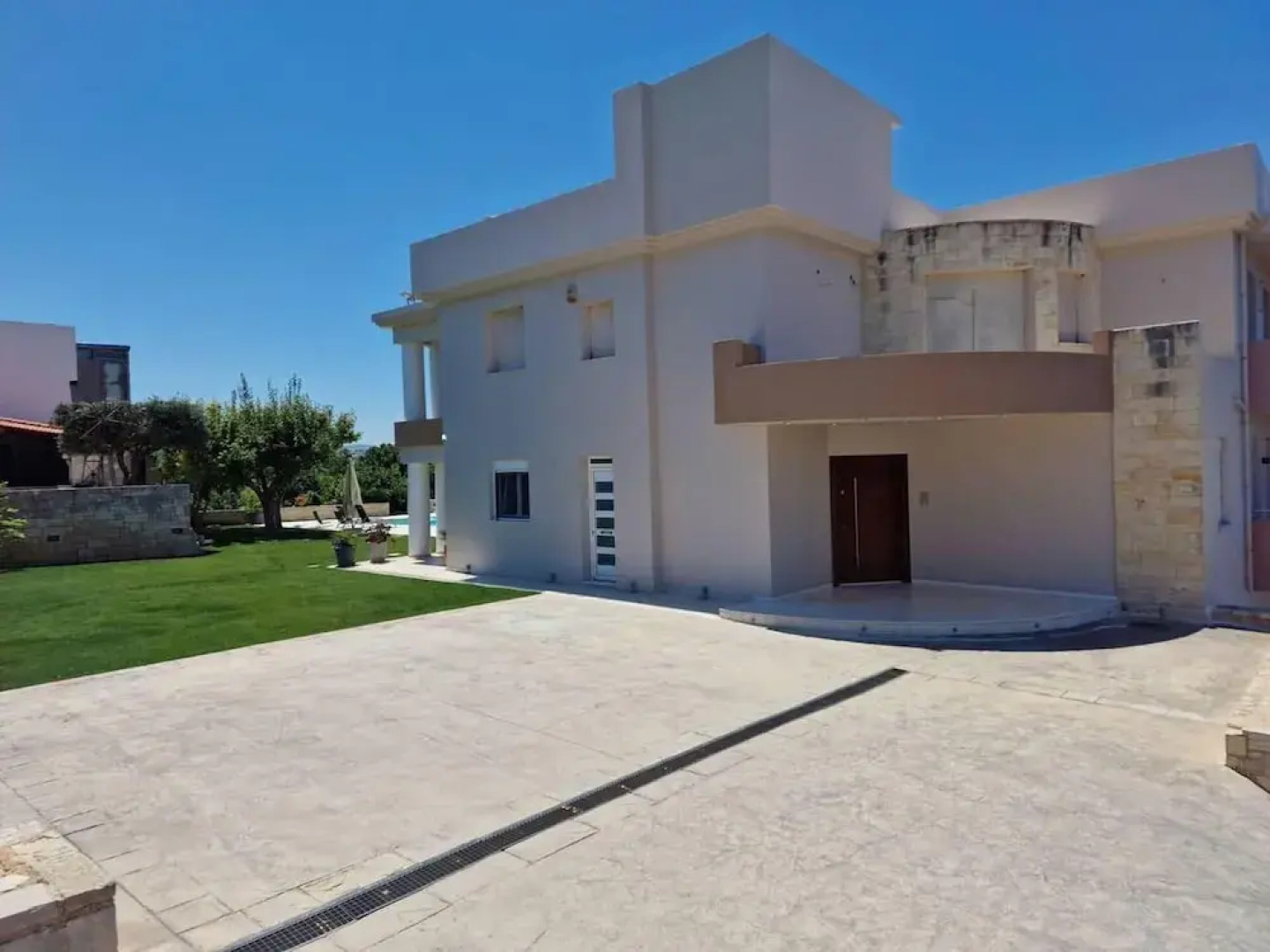 Blue Sky Villa in Crete