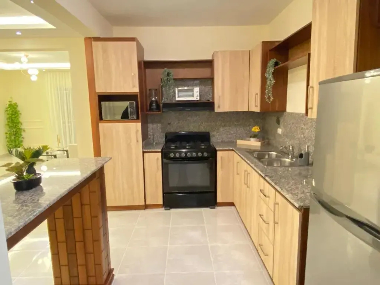 Apartamento Completo en Higüey, 3 habitaciones, 2 baños y 2 parqueos