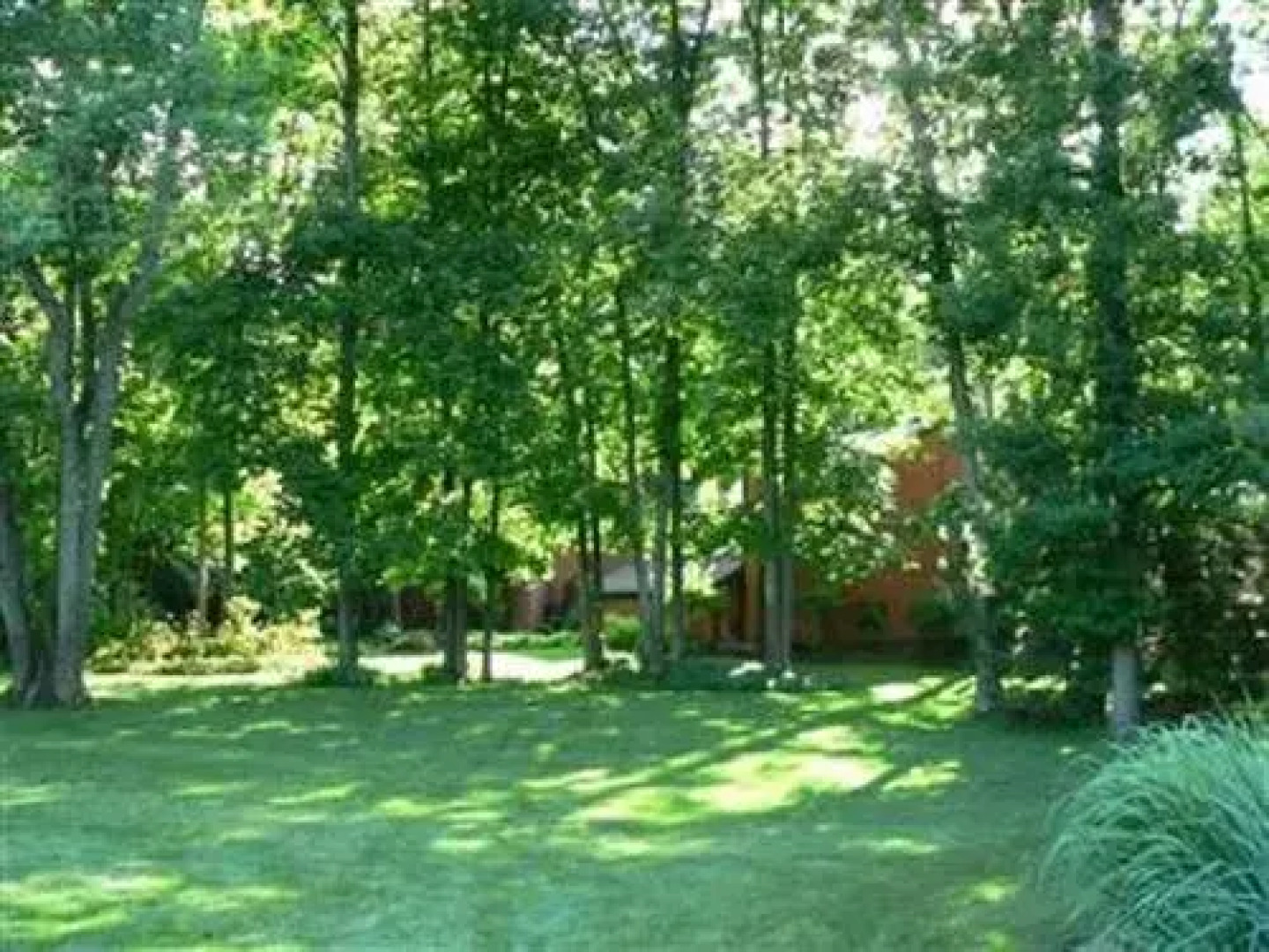 Whispering Oaks Bed & Breakfast