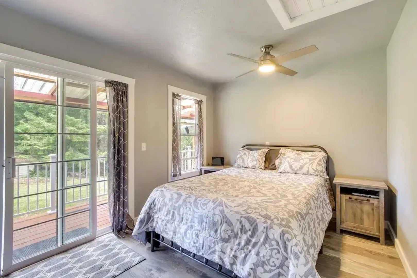 Cozy North Bend Getaway Near Dunes + Ocean!