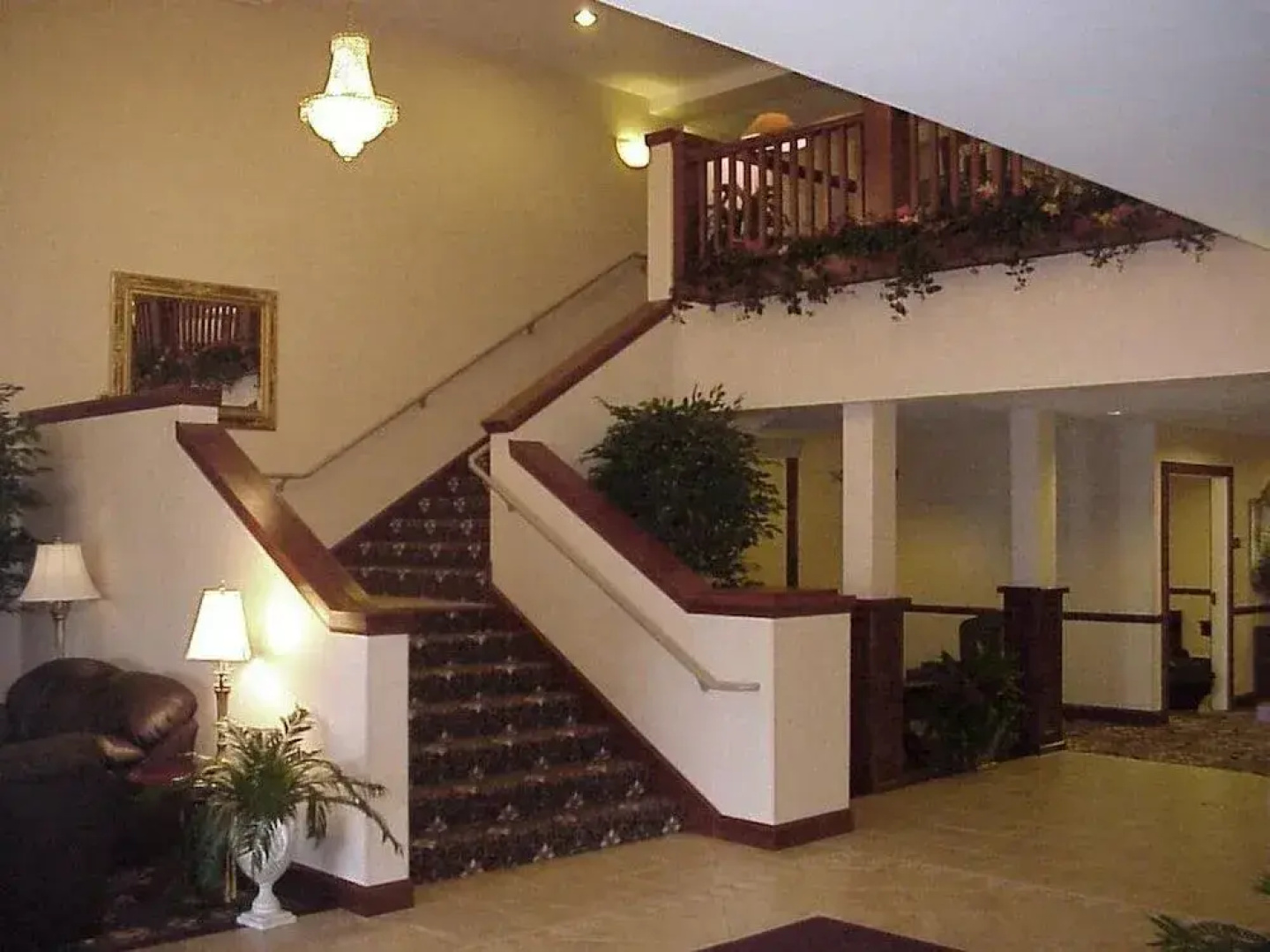 The Plaza Hotel & Suites Winona