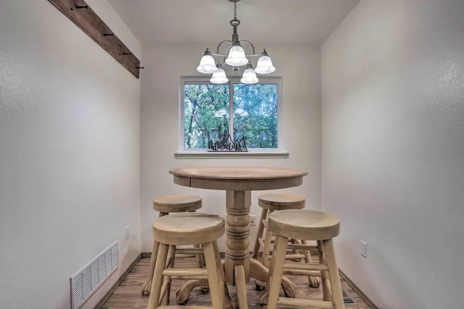 'the Eagles Nest:' 3 Mi to Downtown Wasilla!