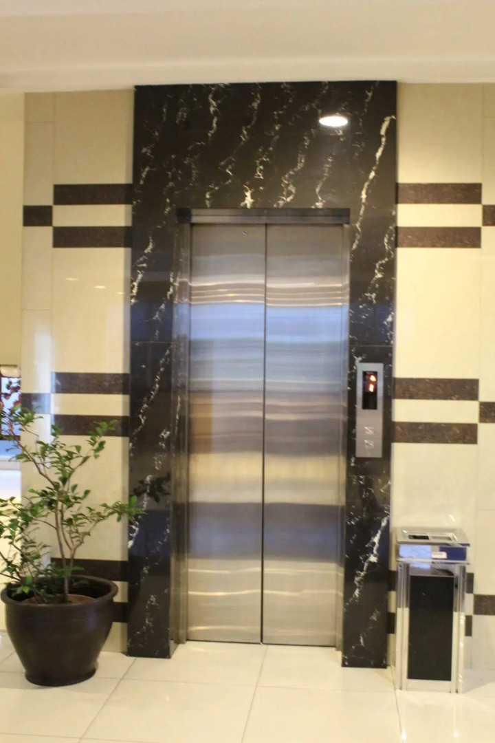 Anggrek Shopping Hotel