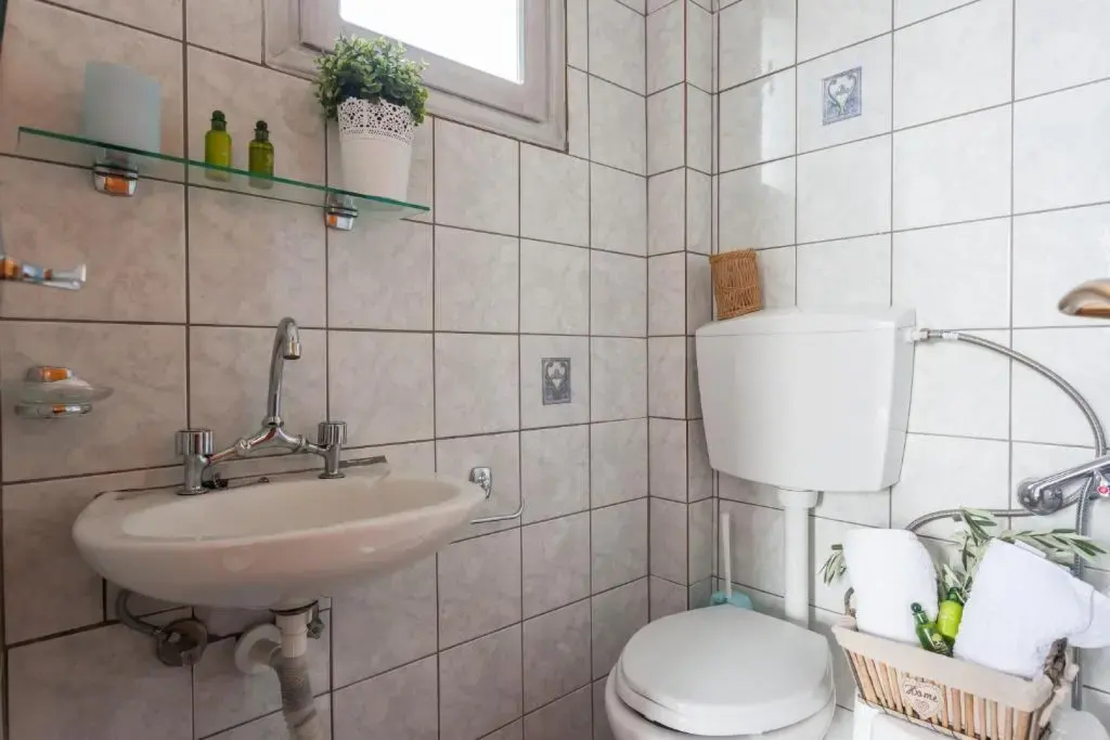 Smaragdi Rooms and Studios