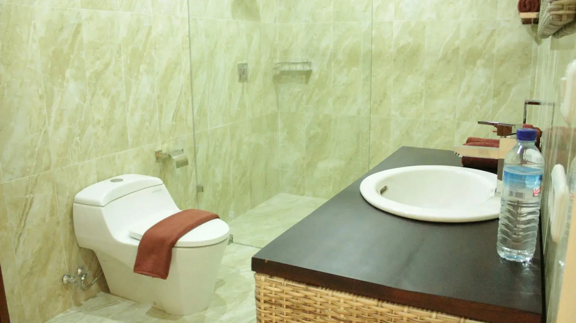 Meno Mojo Beach Resort