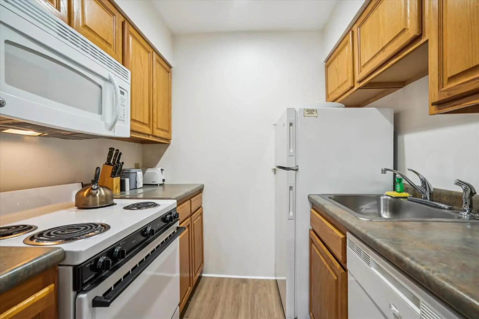 Deluxe Two Bedroom Suite on 2nd floor with outdoor heated pool 20708