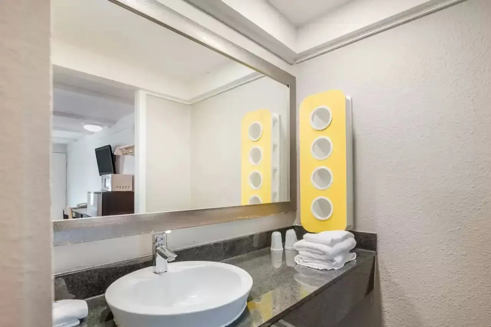 Rodeway Inn & Suites Fenton