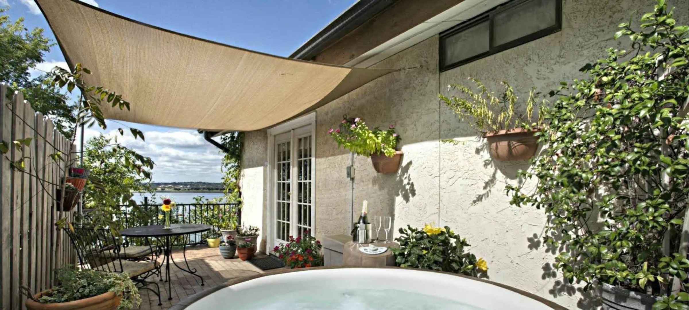 The Lakehouse Bed & Breakfast