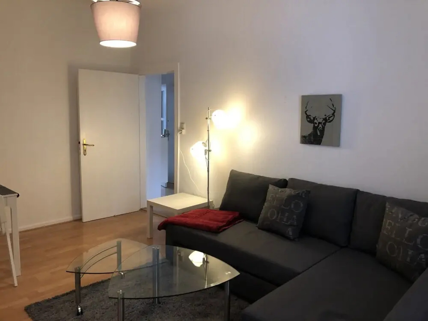 Living at Klassvilla - Newtown No. 2