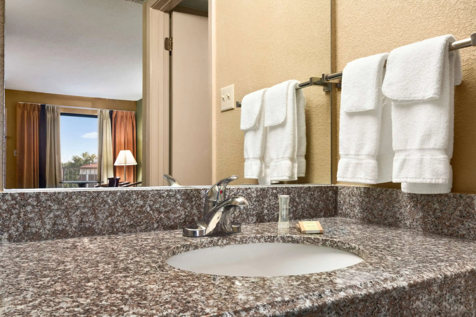 Super 8 by Wyndham Hattiesburg North/University Area