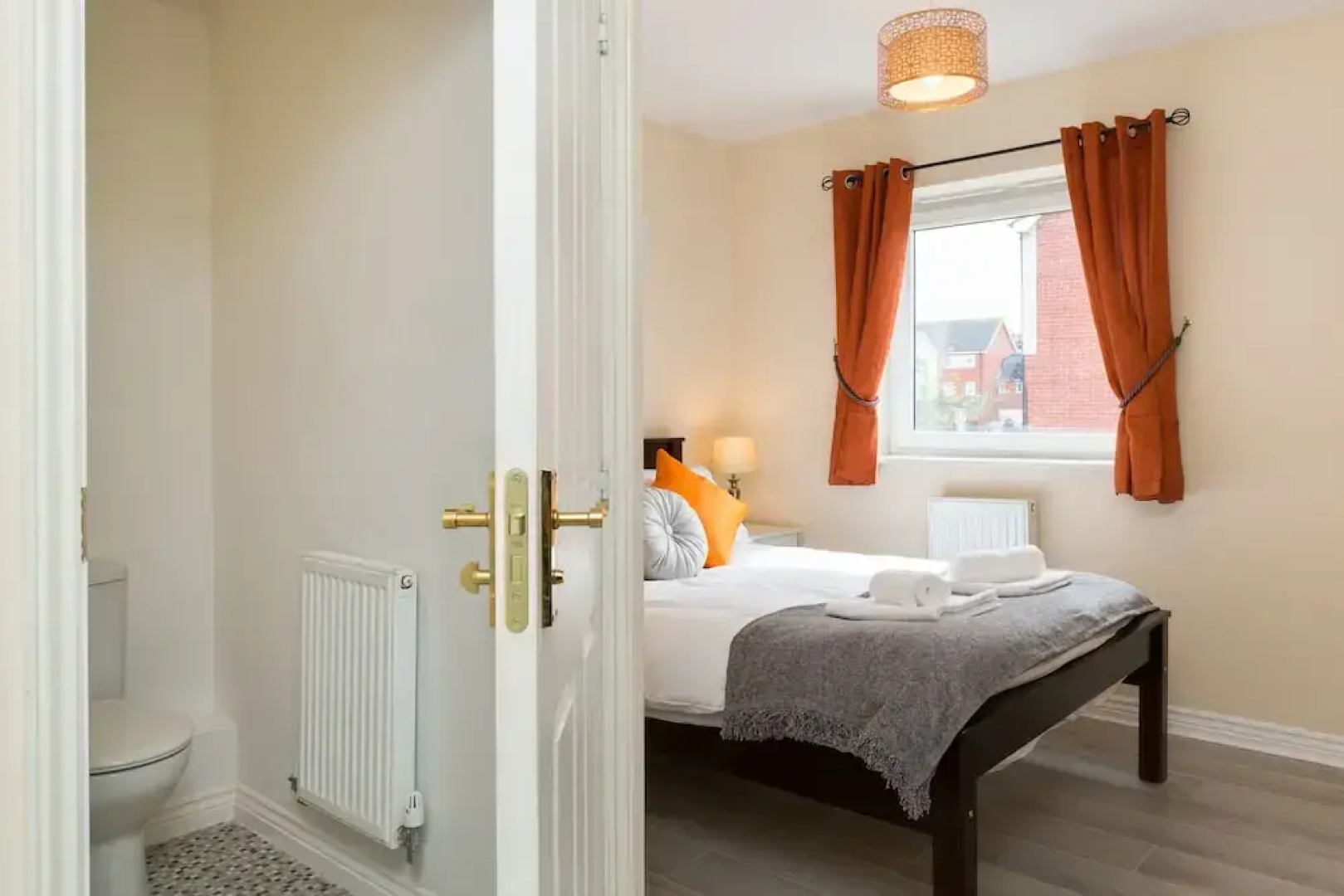 Luxury Two Bed Apartment With Parking - Wolverhampton
