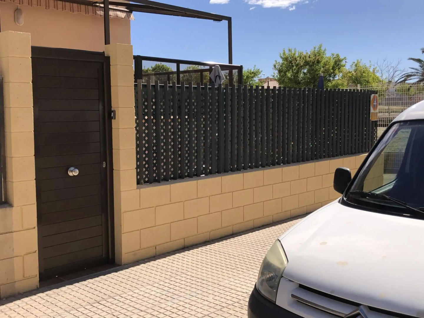 Apartamento junto al mar Los Marineros con acceso independiente por terraza