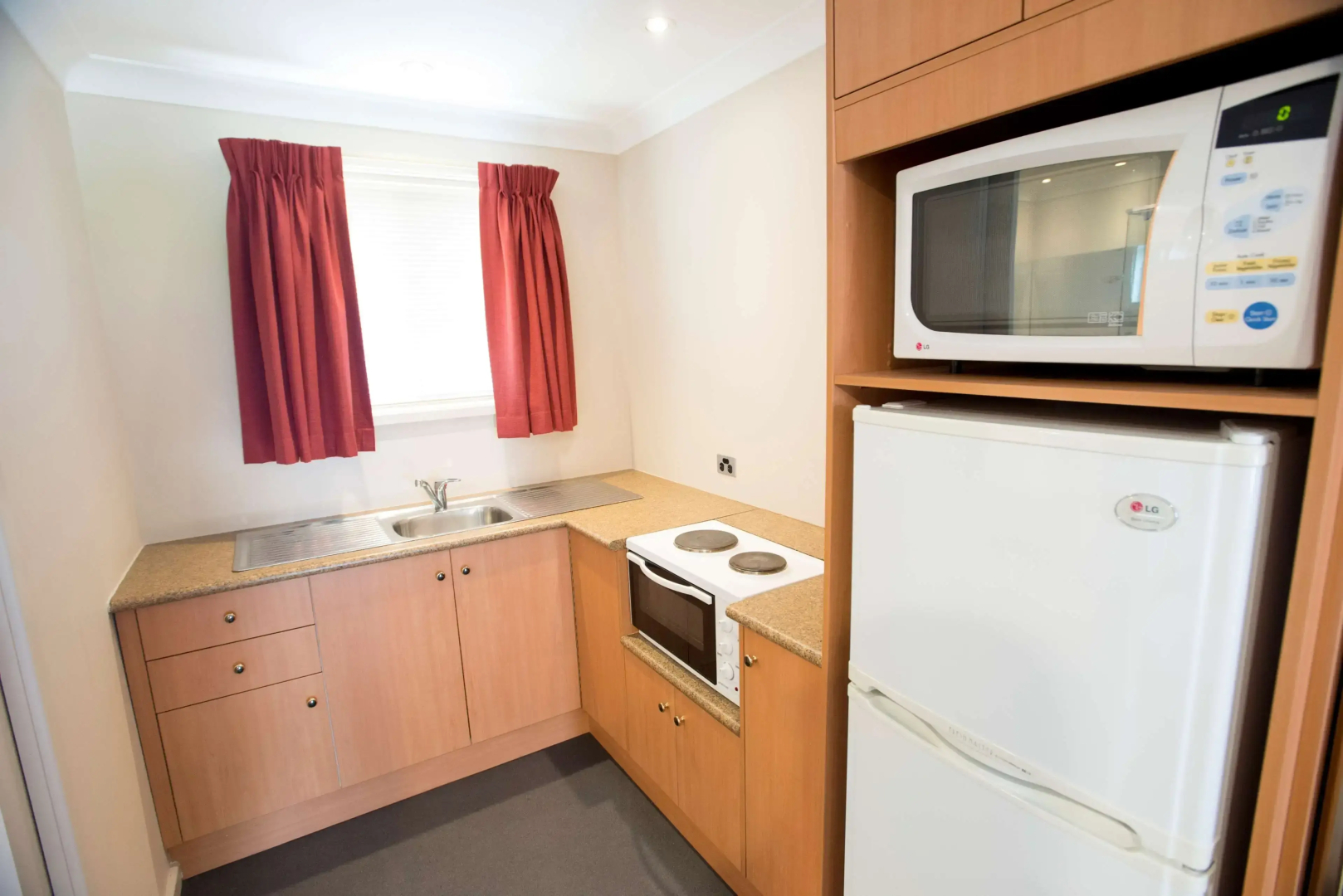 Best Western Plus All Settlers Motor Inn