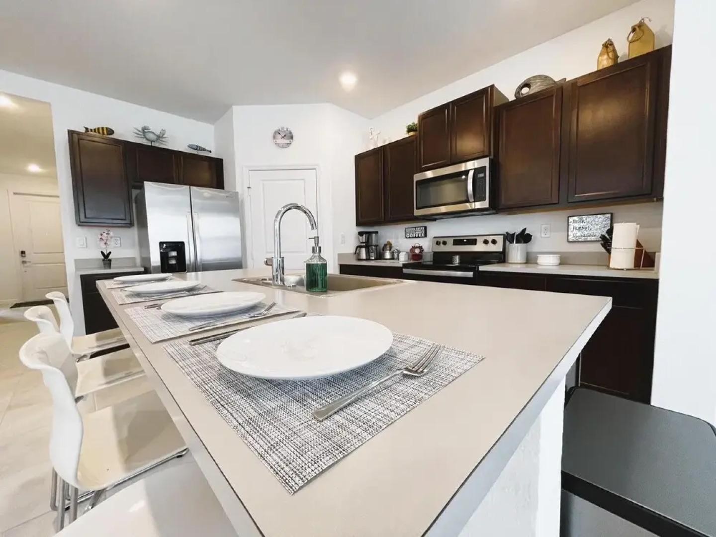 13233 NEW 3BR Beach House Theme Air Base