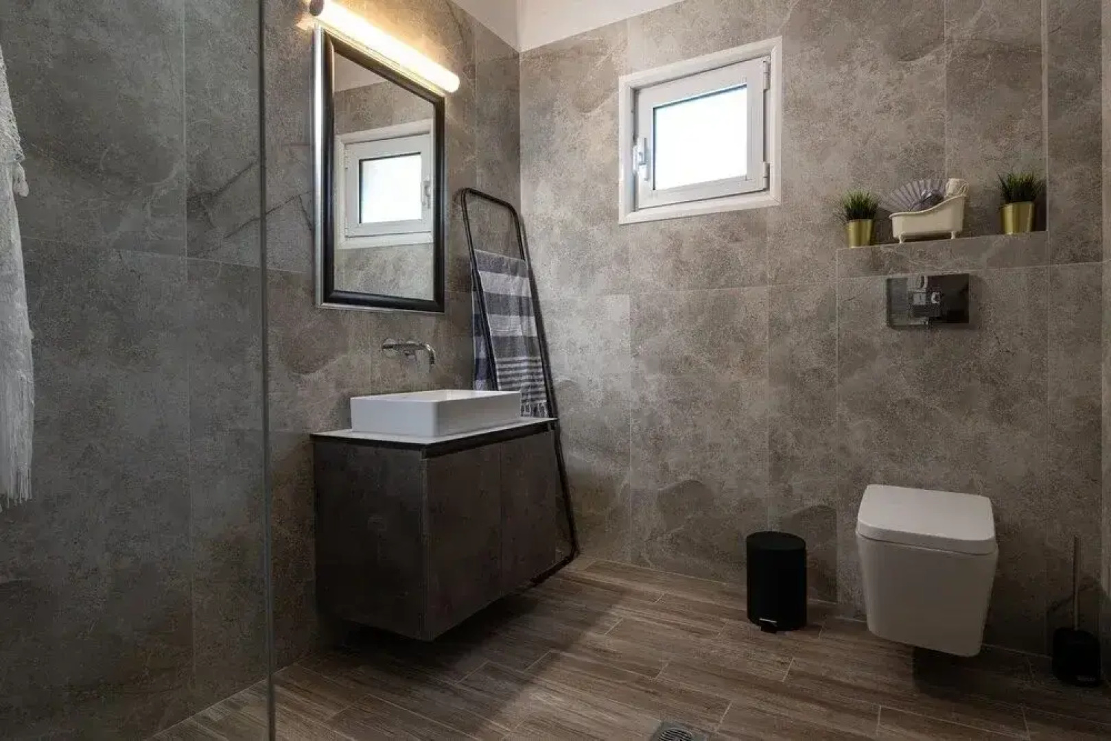 Olenia Luxury Apartments