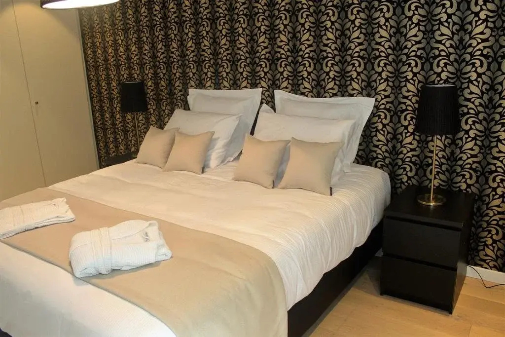 Table Et Chambre Particuliere