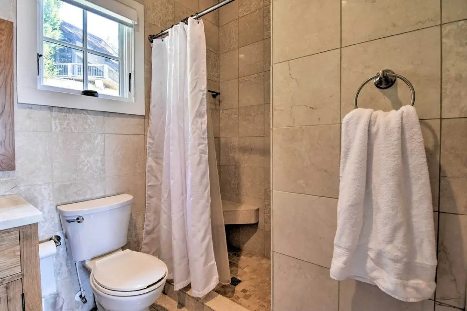 Lake Santeetlah Home w/ Gas Grill, Walk to Marina!