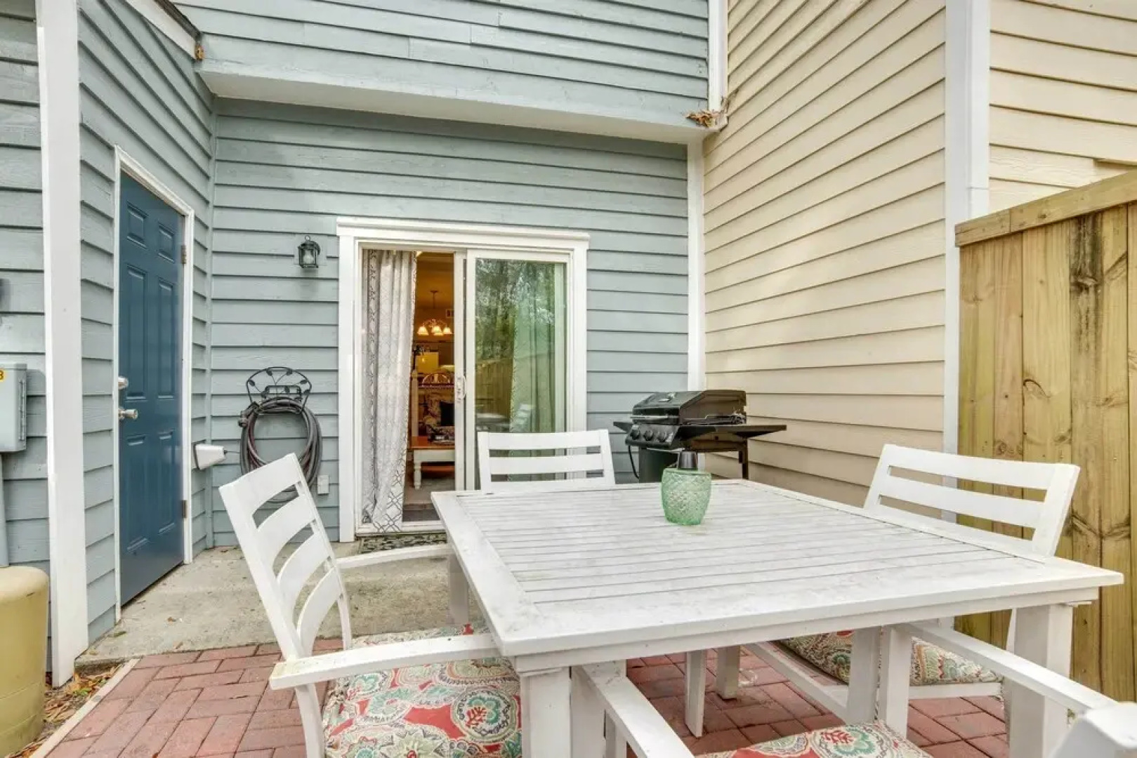 Beaufort Townhome w/ Patio, 3 Mi to Downtown!