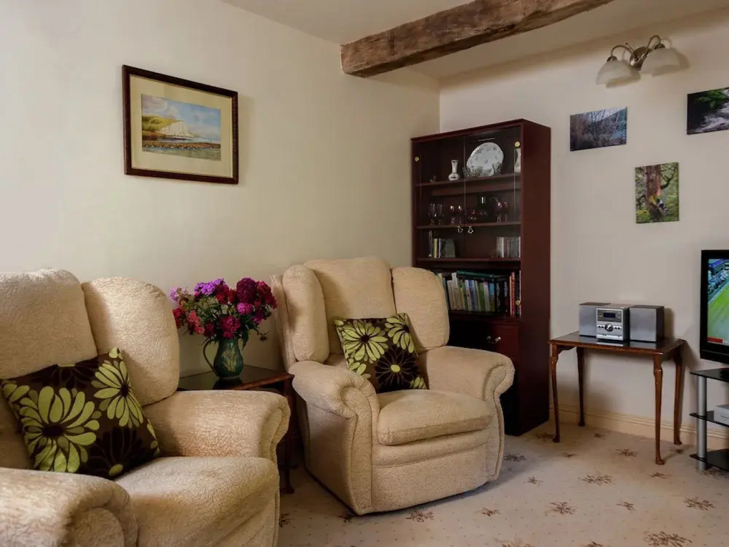 Cozy Holiday Home in South Wales With Patio