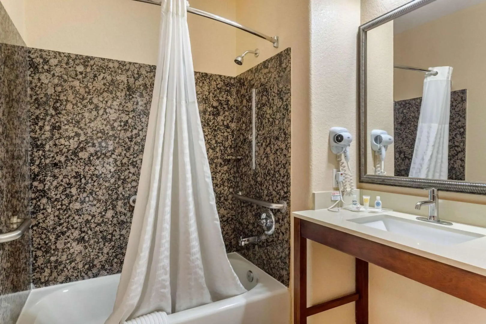 Comfort Suites Baytown I - 10