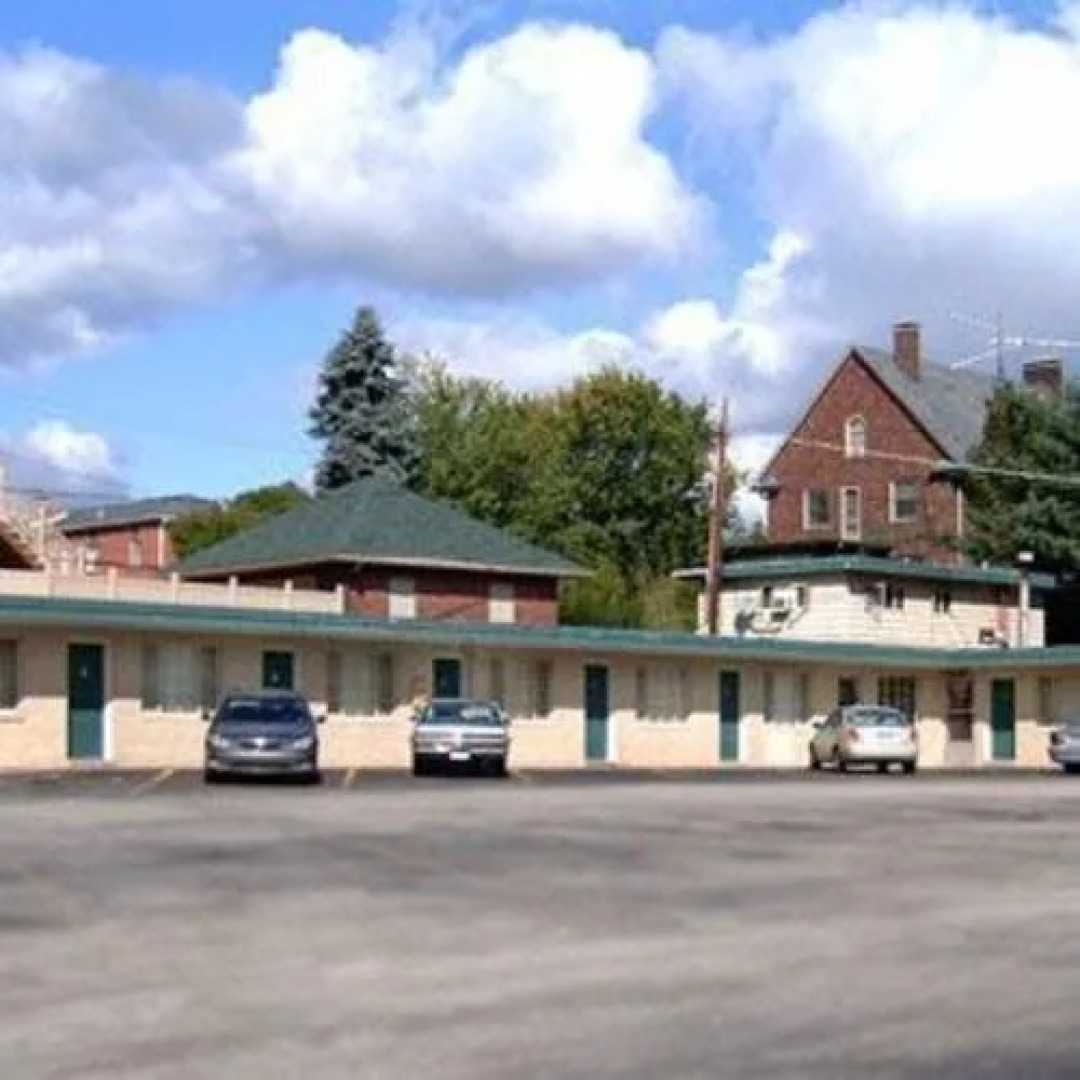 Holiday Motel Waynesburg